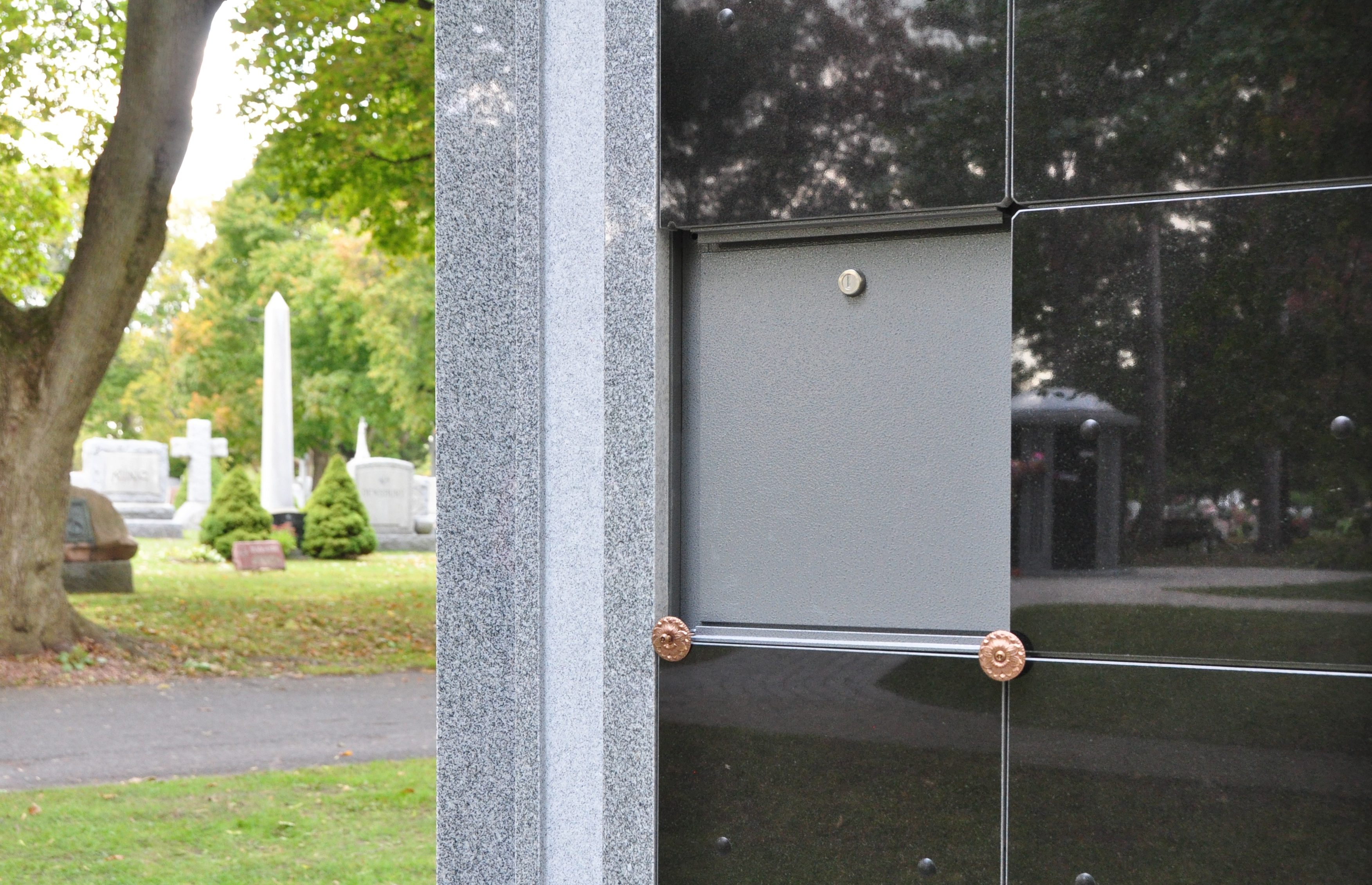Alumnimum Key Lockable inner alluminum DSC_0668 cemetery columbarium niches