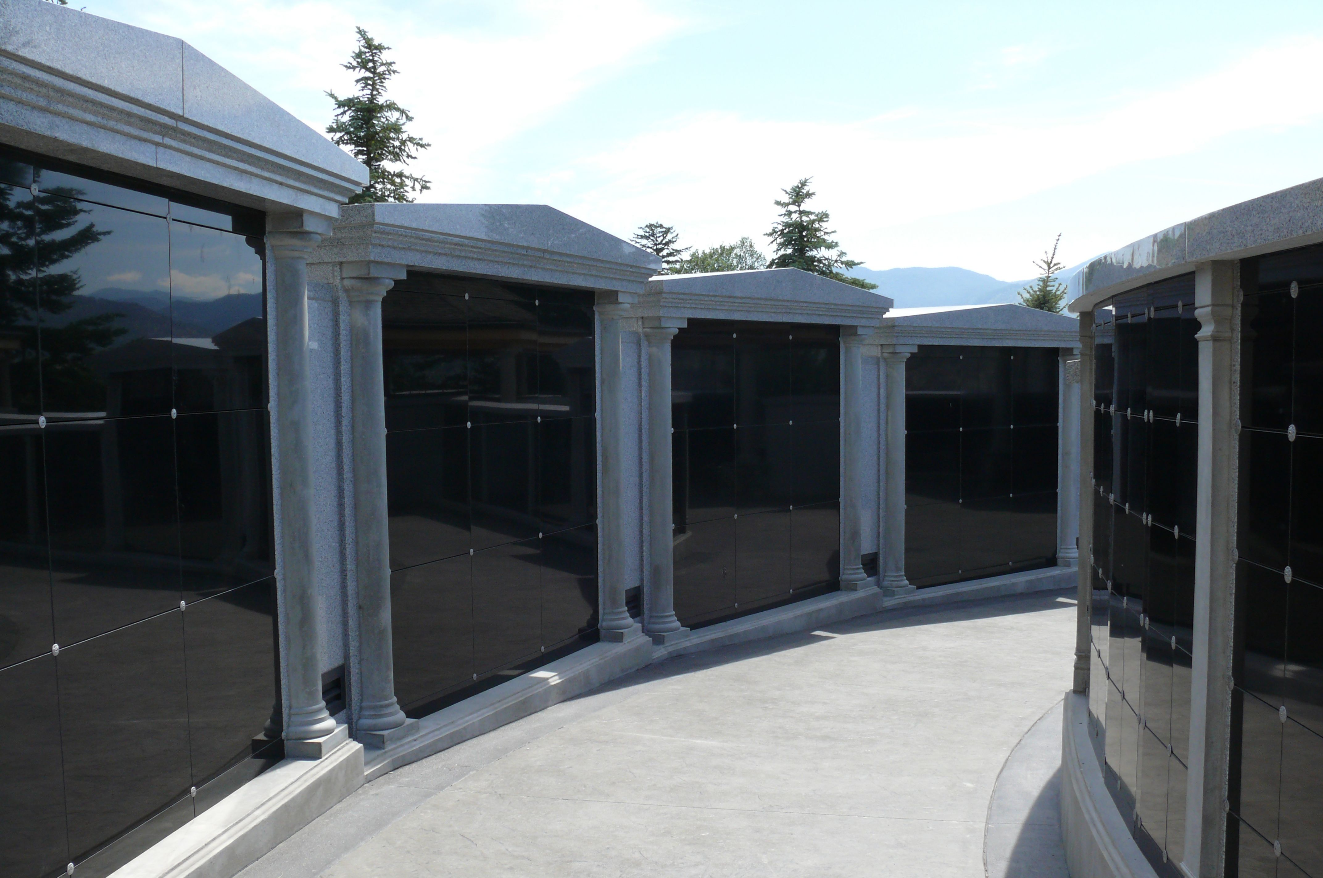 Custom Outdoor Mausoleum Burial Crypts Columbarium Columbarium USA